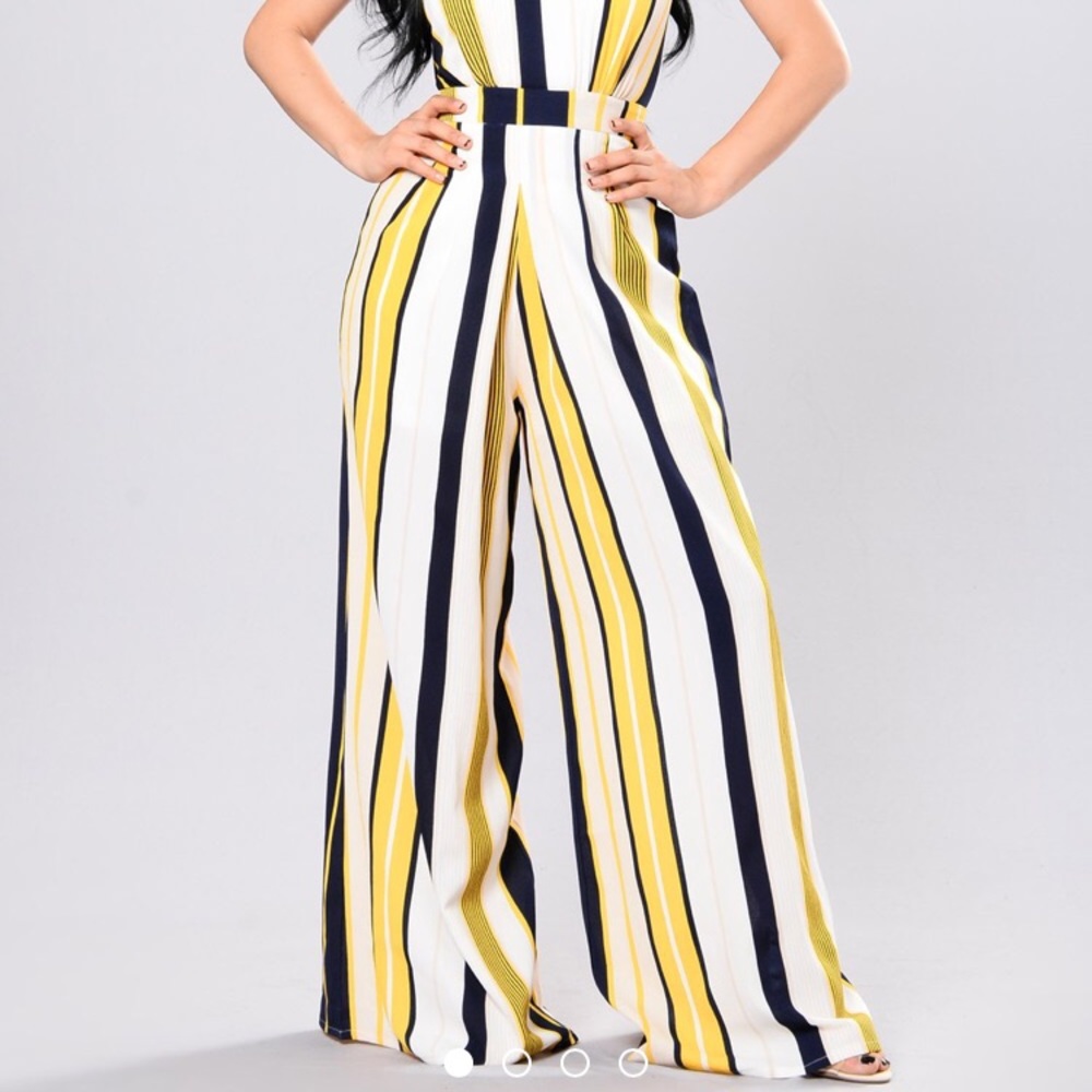 Spot light on me JumpSuit (Fashion Nova)